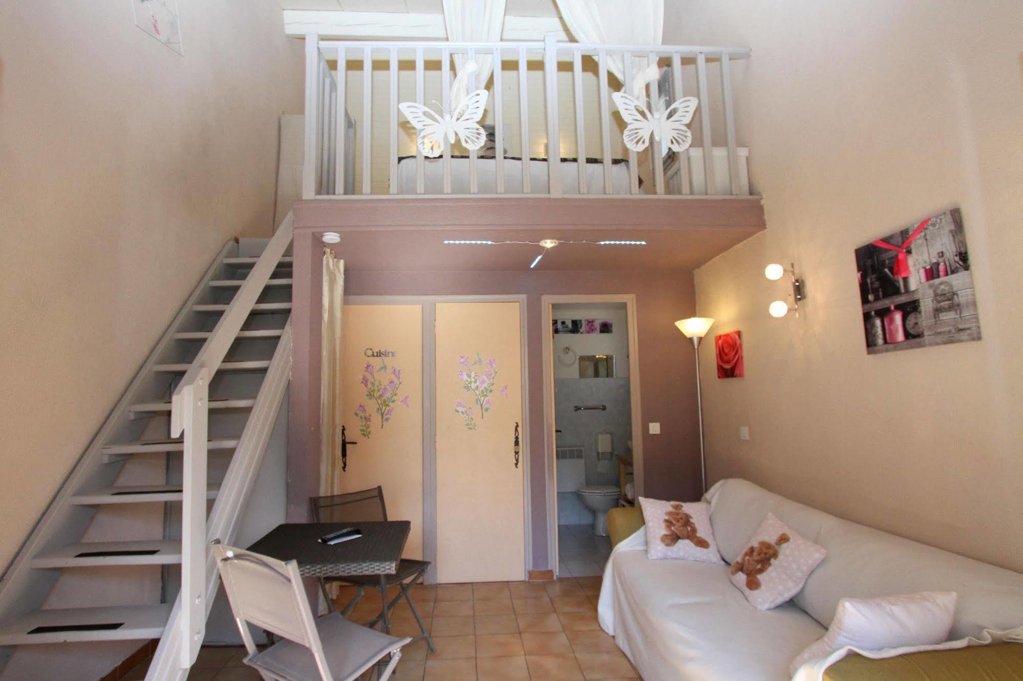 Auberge Des Pins Tourrettes Kültér fotó