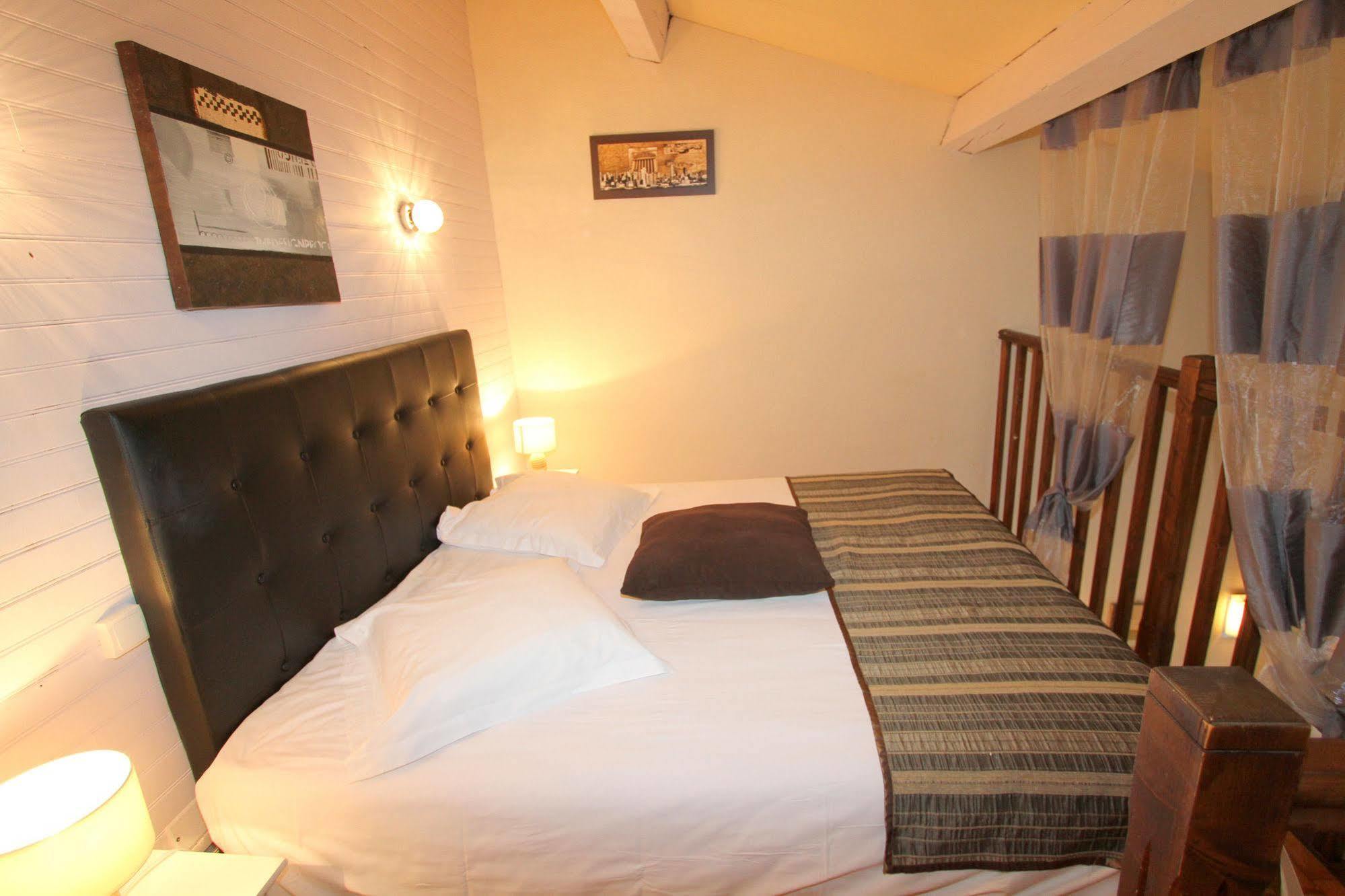 Auberge Des Pins Tourrettes Kültér fotó